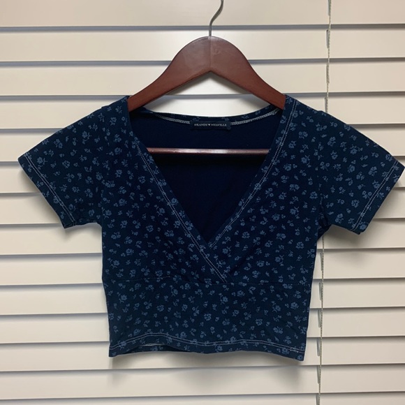 Brandy Melville Amara top - Picture 1 of 1